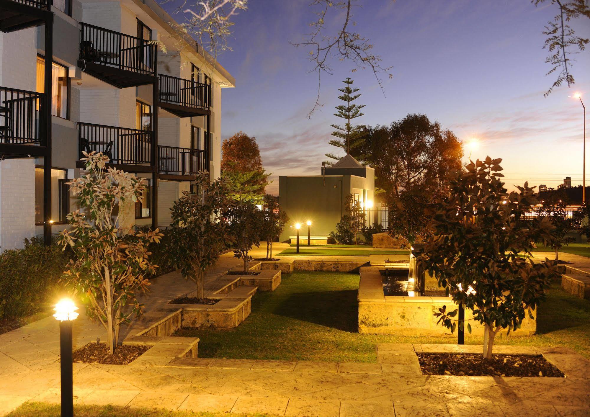 Lodestar Waterside Apartments Perth Exterior photo