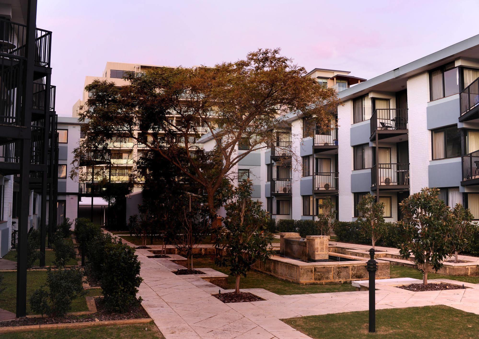 Lodestar Waterside Apartments Perth Exterior photo